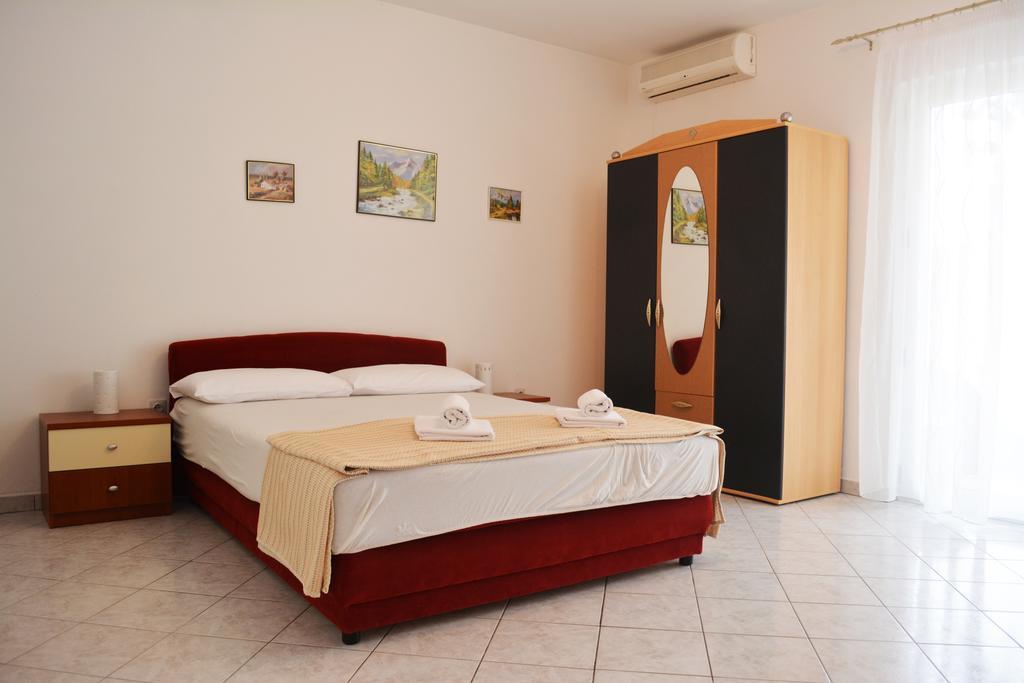 Suz-Ana Apartment Trogir Luaran gambar